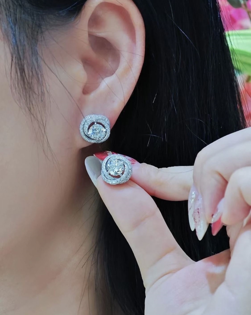 Ca*t1er earrings